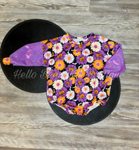 Load image into Gallery viewer, Pumpkin Floral
