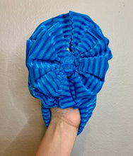 Load image into Gallery viewer, Aqua ribbed velvet
