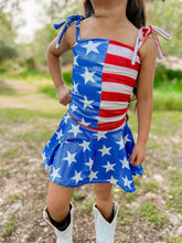 Load image into Gallery viewer, Stars &amp; Stripes ❤️💙HOLO *SIZE UP*
