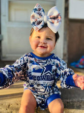 Load image into Gallery viewer, Two tone Puff team bows
