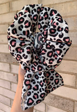 Load image into Gallery viewer, Cheetah Pink
