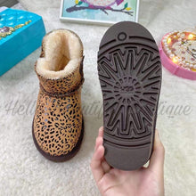 Load image into Gallery viewer, Inspired Uggs
