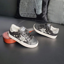 Load image into Gallery viewer, Black / Silver Star Sneakers
