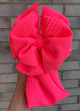 Load image into Gallery viewer, Neon Pink

